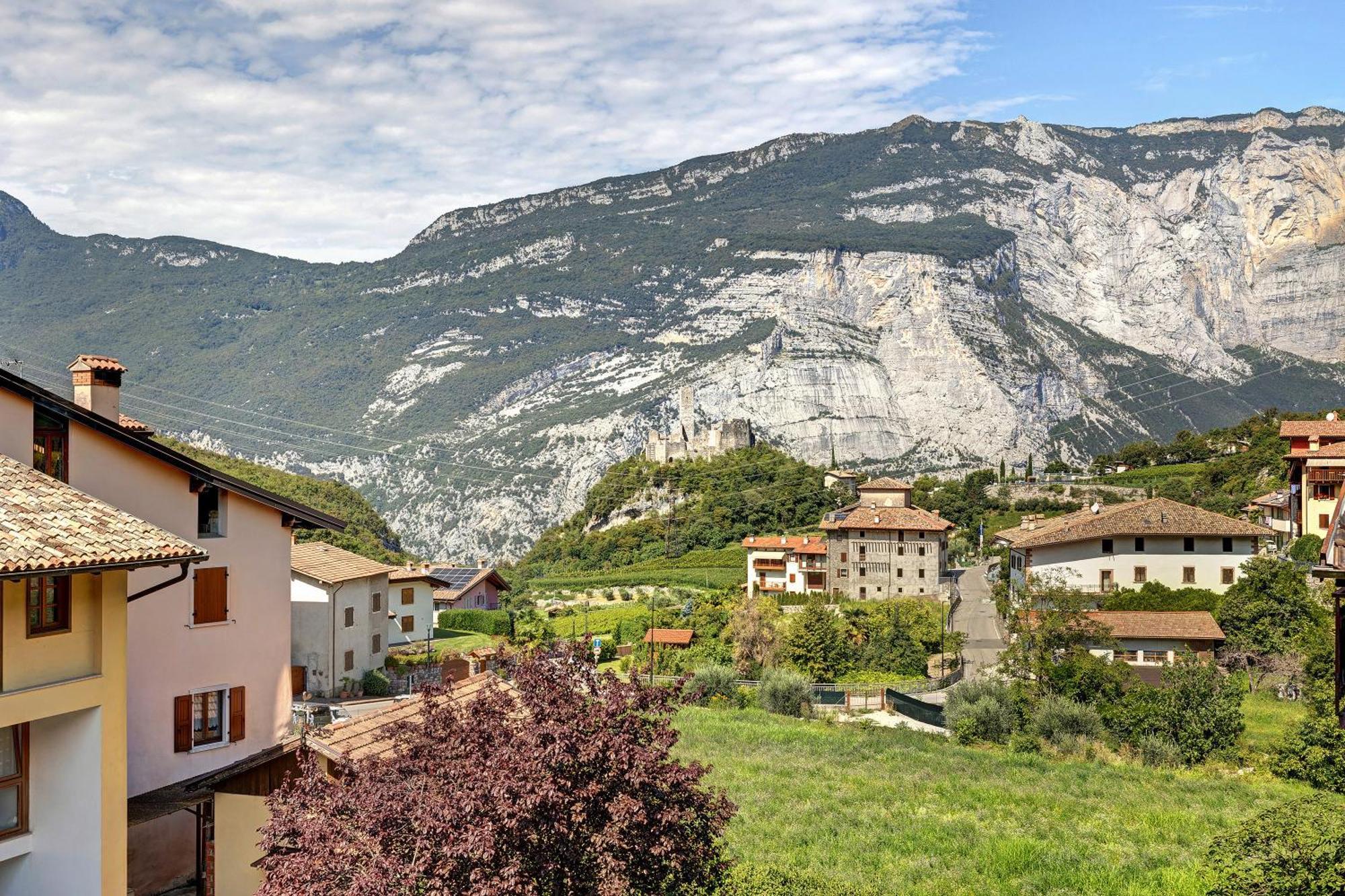 Castle View Drena Exterior foto